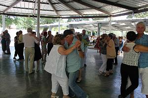 AOBR 2014 06 22 JUIN MARIGNANE REPAS PORCELET A LA BROCHE (1050) par JL Hernandez